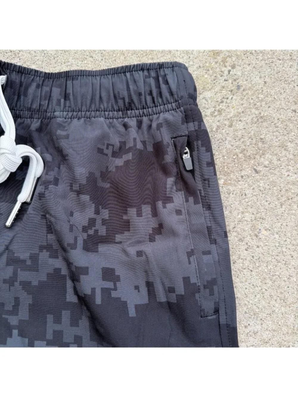 Cove Shorts Mens 36 Camo Gray Black Athletic Gym 5" Inseam Drawstring - Picture 5 of 7
